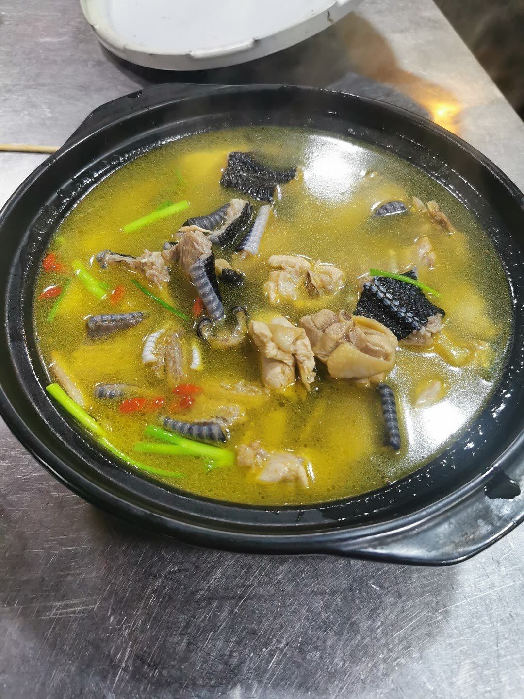 广州特色美食蛇羹 外地人终于喝到啦!