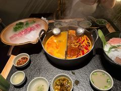 -三出山火锅(南京万象天地店)
