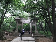 -灵岩山风景区