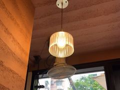 靠窗位-CowCow其其·牛杂咖啡公司(六运店)