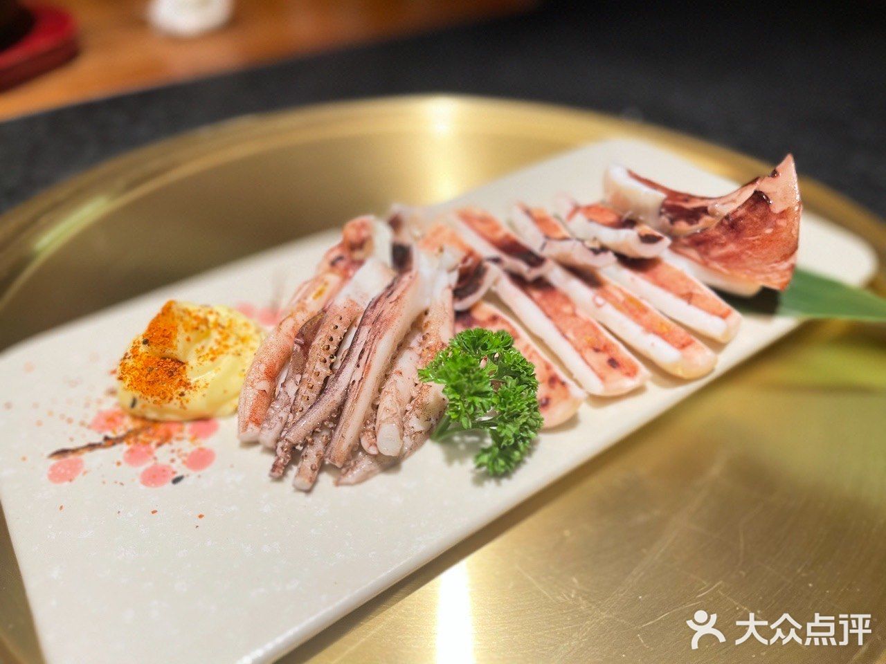 服务人员会为你提前准备好套餐的佐料，到了就吃