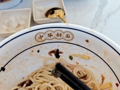 -弘束束柳州深巷螺蛳粉(珠江路店)