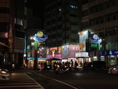 -六合夜市