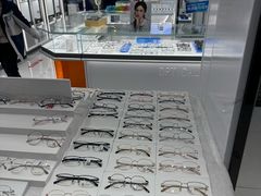 -光明眼镜·蔡司授权(徐泾店)