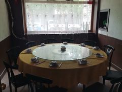 包厢-1910老鲁味海鲜·戳子肉·青岛菜(金沙滩店)