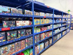 -逝水玩具折扣店