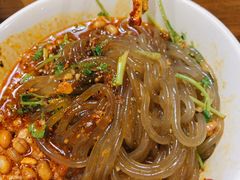 万记特色酸辣粉-万记麻辣烫国展总店