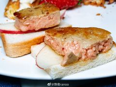 法式煎鹅肝-锦厨国际自助餐厅 · 云端景观 (昆明索菲特大酒店)