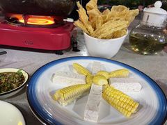 -墨脱石锅椰子鸡•香草鸭•东山羊(大东海店)