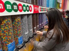 -m豆巧克力世界(上海世茂广场店)