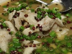 酸汤煮嫩滑鱼片-小大董·烤鸭(王府井apm店)