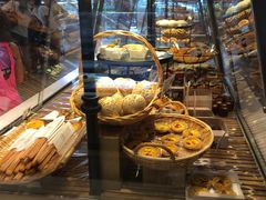 面包甜点陈列柜-巴黎贝甜(大宁国际商业广场店)