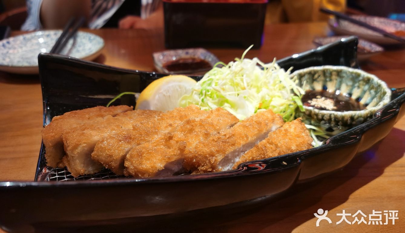 「白石の深夜食堂(青岛万象城店)」 店面不是很大