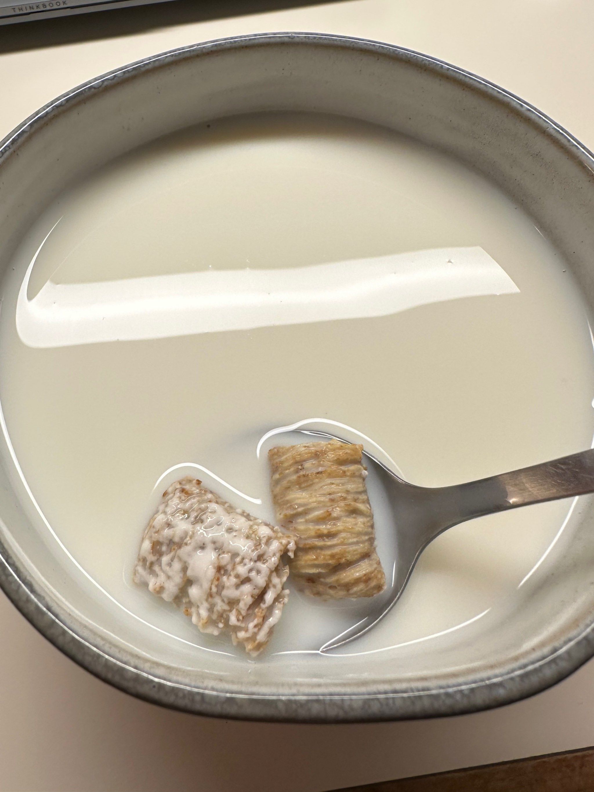 好奇怪的麦片～鸟巢🪹的感觉!泡牛奶吃🥛