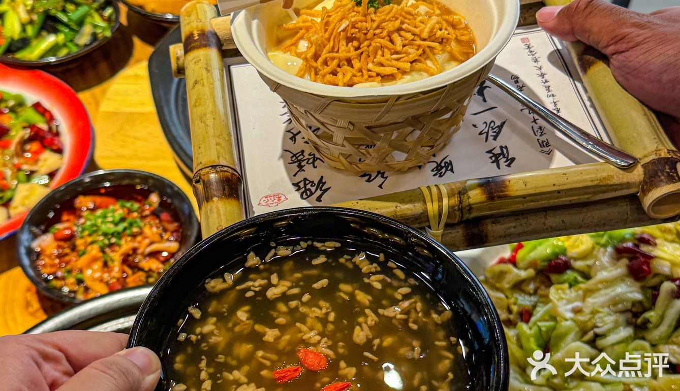 川渝大排档巨巨巨好吃！- 川渝来的砂锅大排档好特别啊