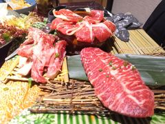 -山川小町·极番烧肉(新地假日广场店)