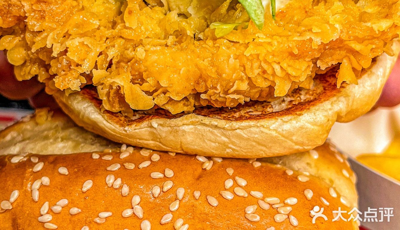 肯德基新品75黄金spa鸡排堡9.9r一个它不香吗?