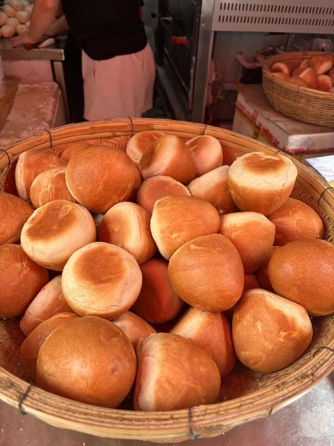 可算排到了 青稞馒头