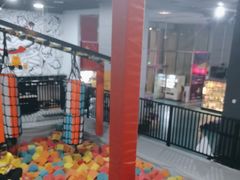 -嗨马乐动室内潮玩运动·团建·轰趴·桌游(南丰汇店)