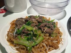 招牌湿炒牛河-潮泰牛肉火锅 · 创于1992年(车公庙店)