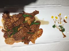 爆炒腰花-闫府私房菜·百年鲁菜(恒隆店)