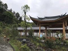 -腾冲洞山温泉村