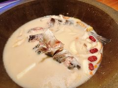 -咕嘟草帽鱼·牛奶一样的鲜鱼汤(天鹅湖万达广场店)