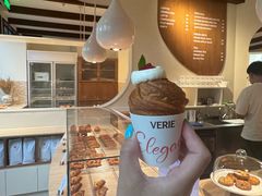 -VERIE BAKEHOUSE
