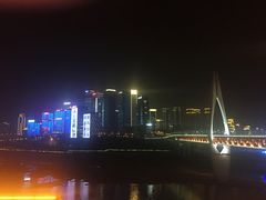 -屋顶顶城市·江景酒店-客房部