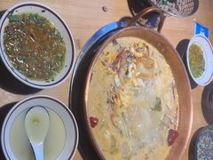 -洱火云南酸菜牛肉火锅(石景山当代商城店)