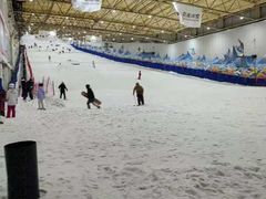 -乔波室内滑雪场