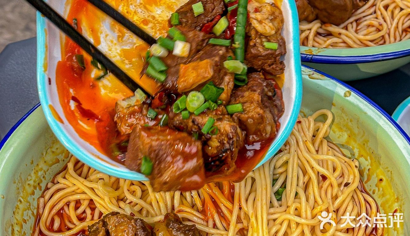 在骡马市！！连吃一个星期！！吼吼吃！！！