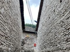 -高荡千年布依古寨旅游景区