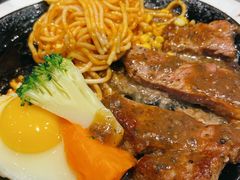-汤姆家的牛排意面披萨(新城市广场店)