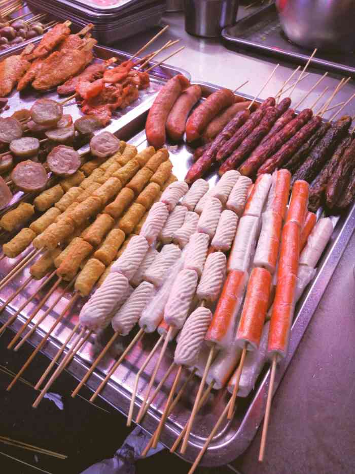 炸串卷饼-"台东步行街夜市的小吃摊儿们摊主态度都好好.