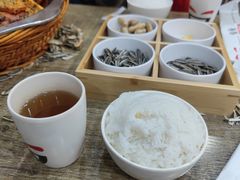-愉肴麻辣香锅(中山路店)