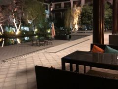 -梁鸿湿地丽笙度假酒店大堂吧
