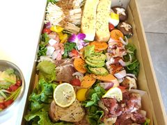 -山野的朋友露营炭火烤肉