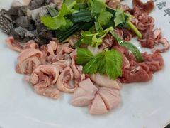 新鲜现切牛杂-顺水湾·牛肉牛杂火锅(驾鹤店)