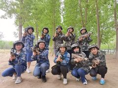 -亲兄弟真人CS团建拓展基地