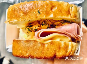 全家厚蛋烧吐司 PK 首尔eggdrop