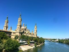 -皮拉尔圣母圣殿主教座堂