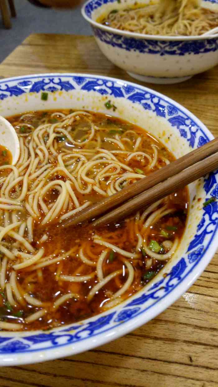 新开面馆,面做得还是不错的,老板还热情.