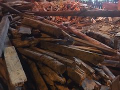 -鱼窝棚柴火铁锅炖(富山屯店)