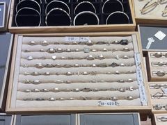 -十八字金·银饰·拼豆·开蚌DIY(魏公芳华里店)