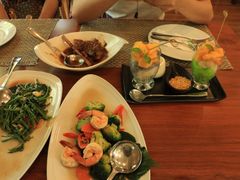 -Chom Cafe and Restaurant