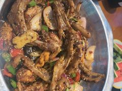 -休记光头香辣蟹干锅(绵竹店)
