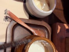 -银米·云南传统过桥米线(双廊黑金冠店)