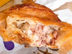 tuna牛角包-老佛爷饼店