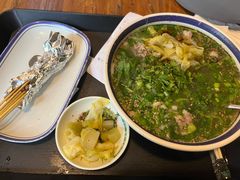 -云阿蛮云南生烫牛肉米线(奉贤路店)